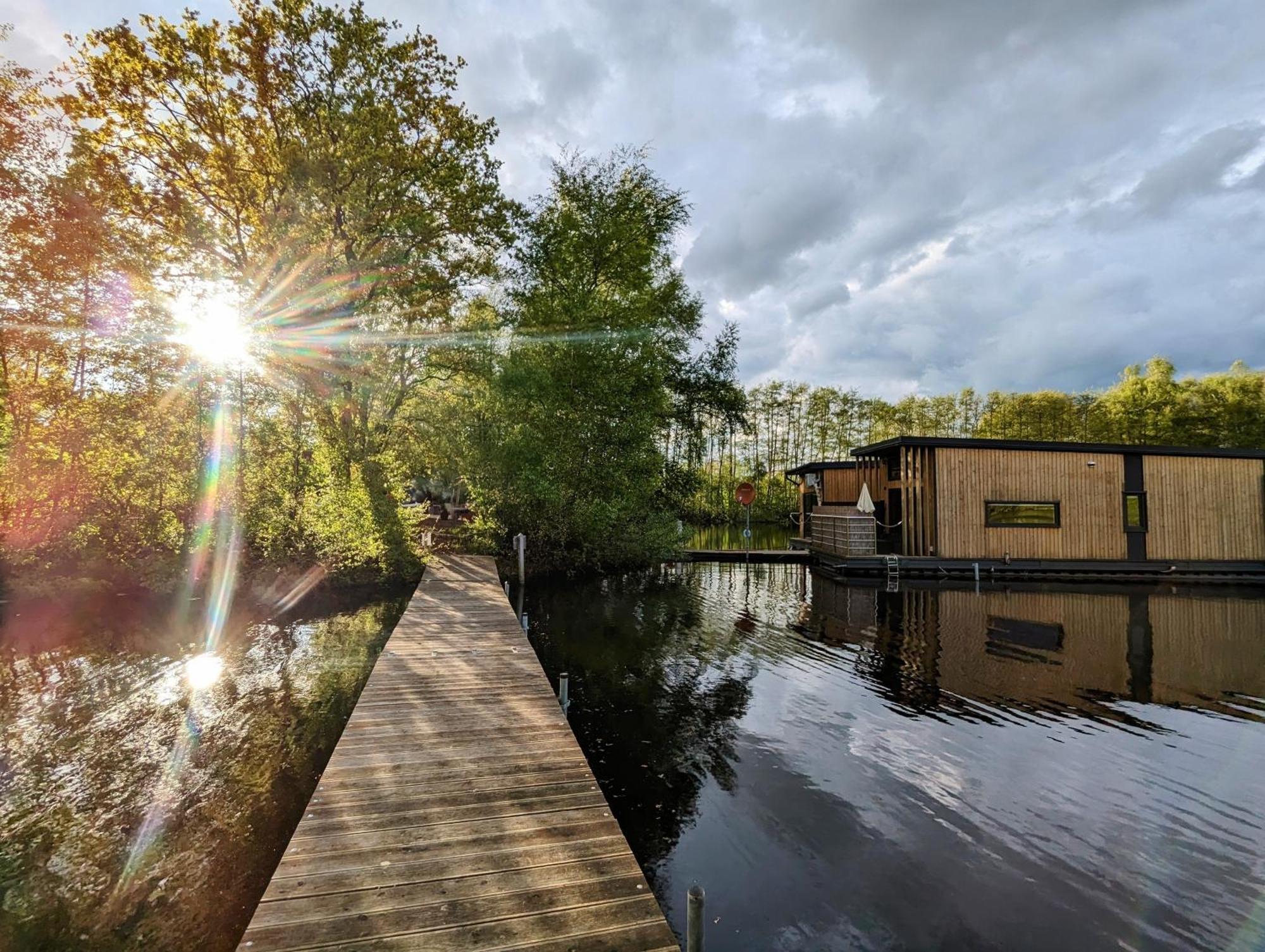 Hausboot Lena Hotel Papenburg Bagian luar foto