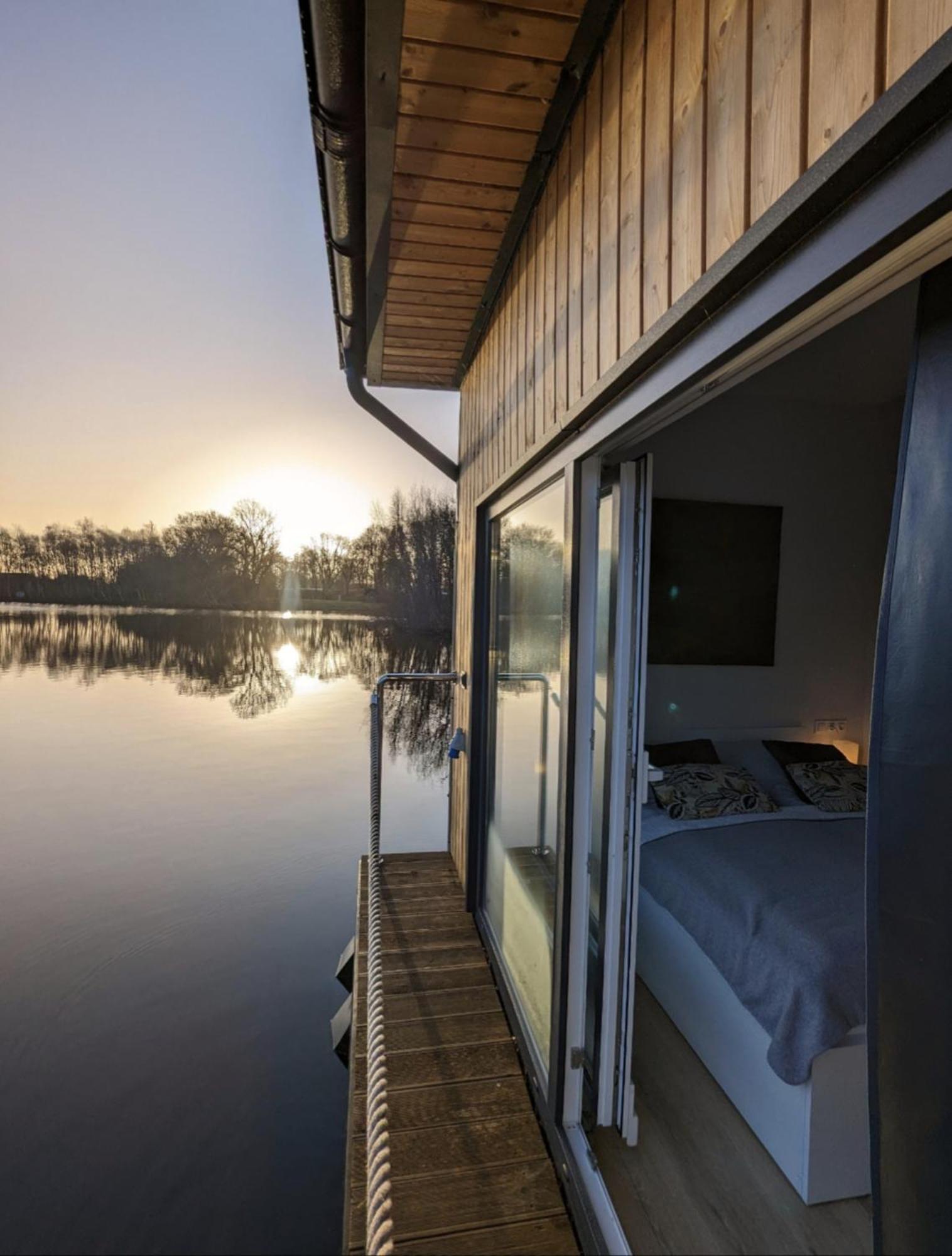 Hausboot Lena Hotel Papenburg Bagian luar foto